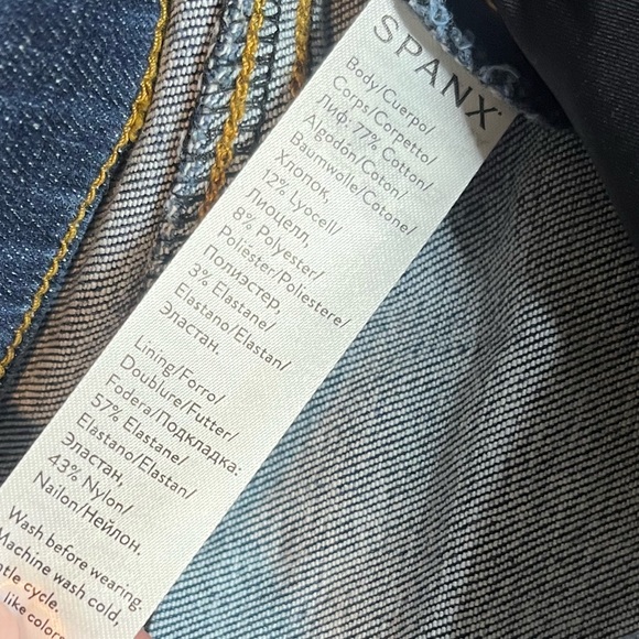 Spanx Distressed Skinny Jeans Medium Wash Size Small NWT - Picture 3 of 5